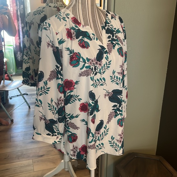 Van Heusen, large, floral blouse, $69 - Picture 5 of 6